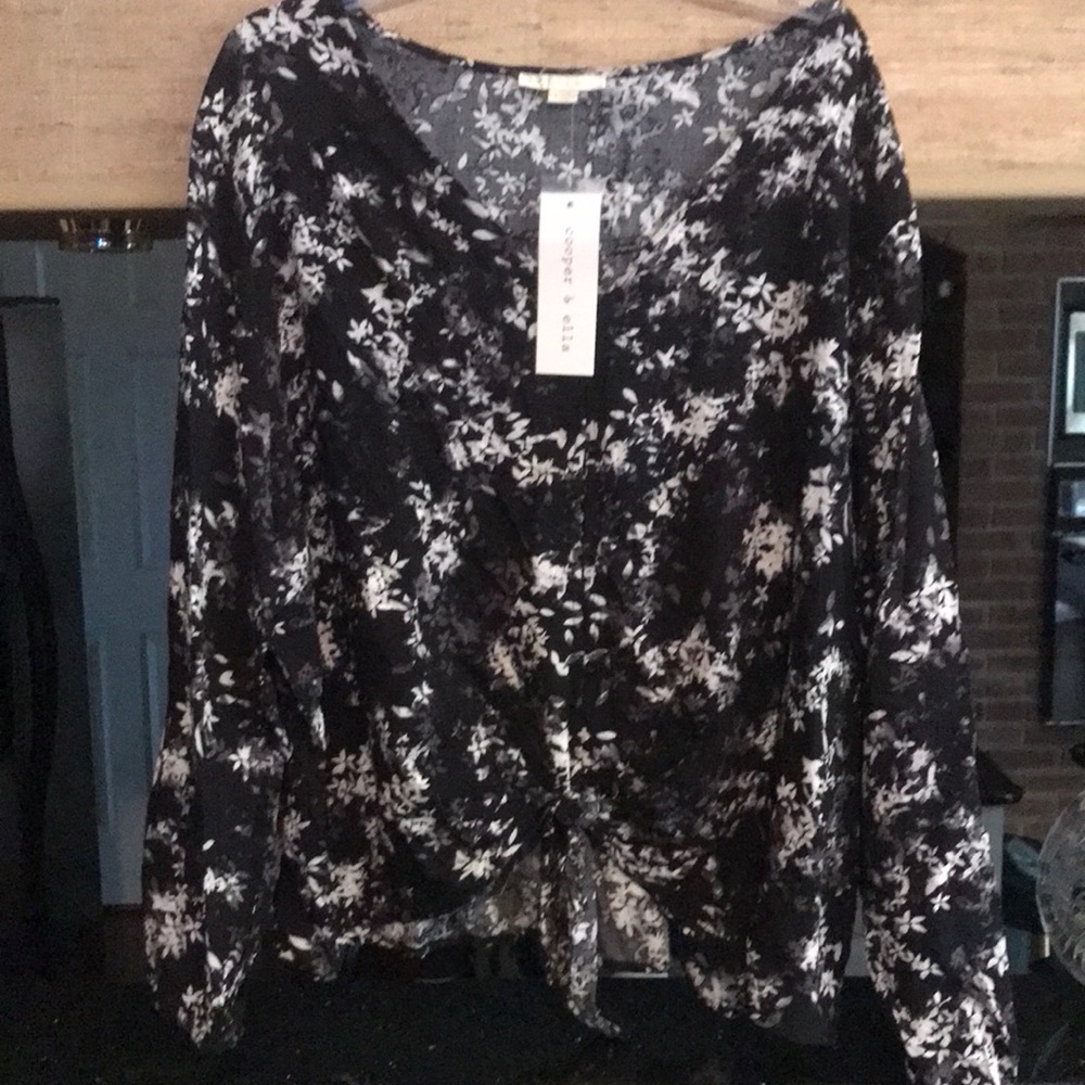 Cooper & Ella black with white leaf pattern button up scarf tie top NWT
